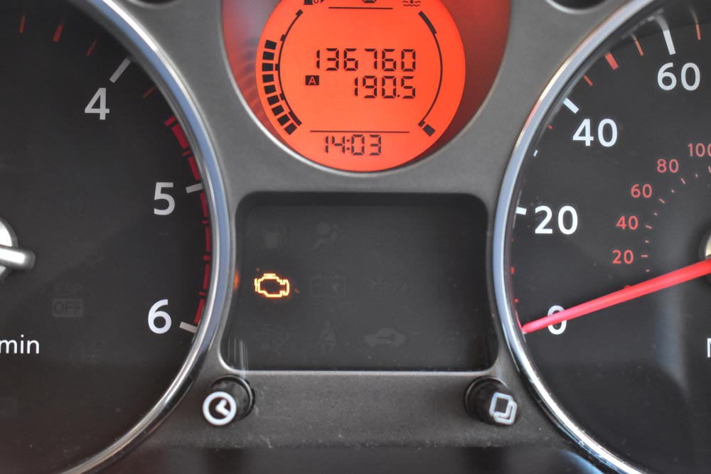 You are currently viewing Understanding Your Car’s Warning Lights & What To Do When They Turn On