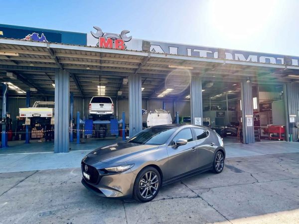 Mazda3_parked_in_front_of_202605251109